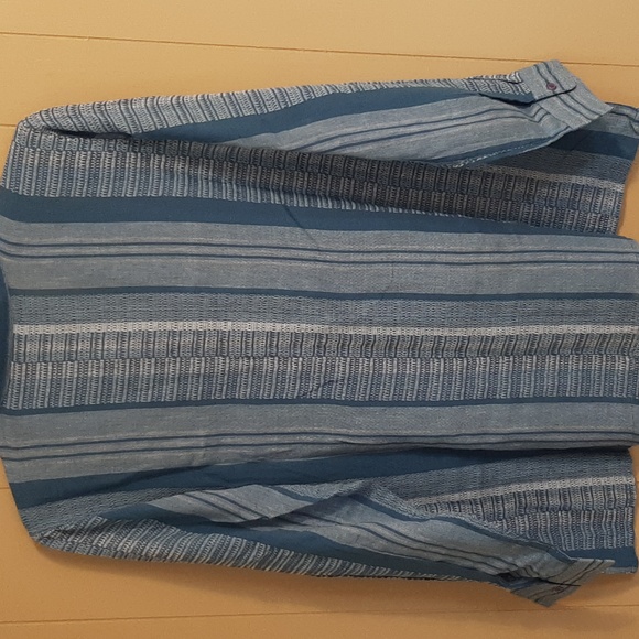 Women"s XL Light Blue Striped V Neck Shirt With Half Button Up Front - Picture 8 of 13